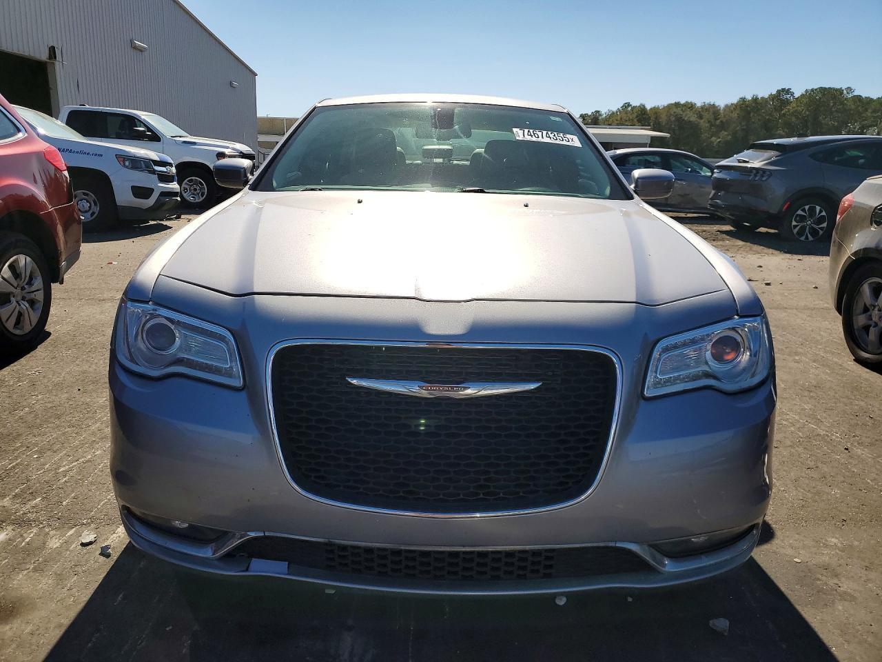 2017 Chrysler 300 Limited