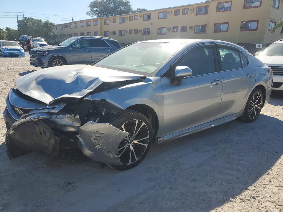2018 Toyota Camry se