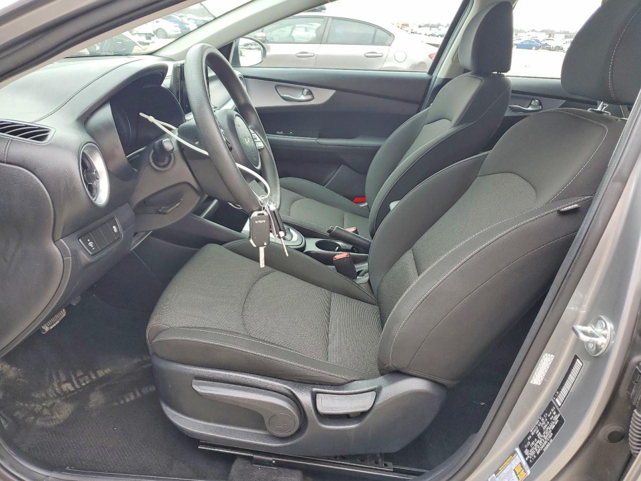 2024 KIA Forte lx
