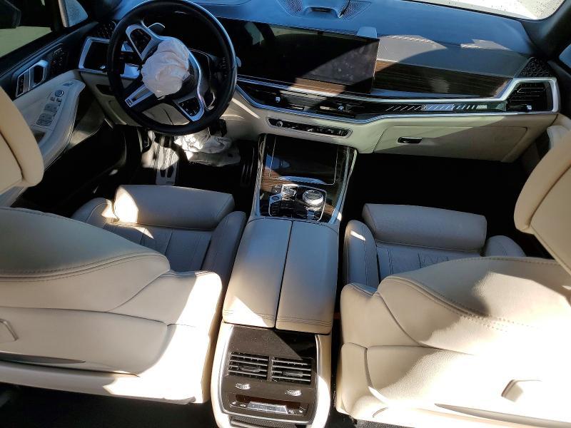 2023 BMW X7 M60i