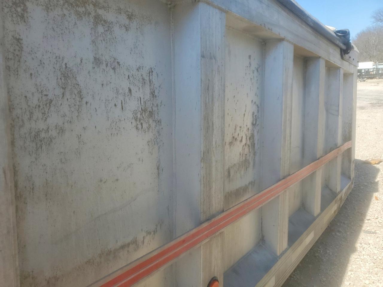 2004 Trvs 2004 Travis END Dump Trailer