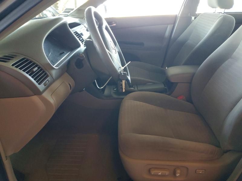 2005 Toyota Camry le