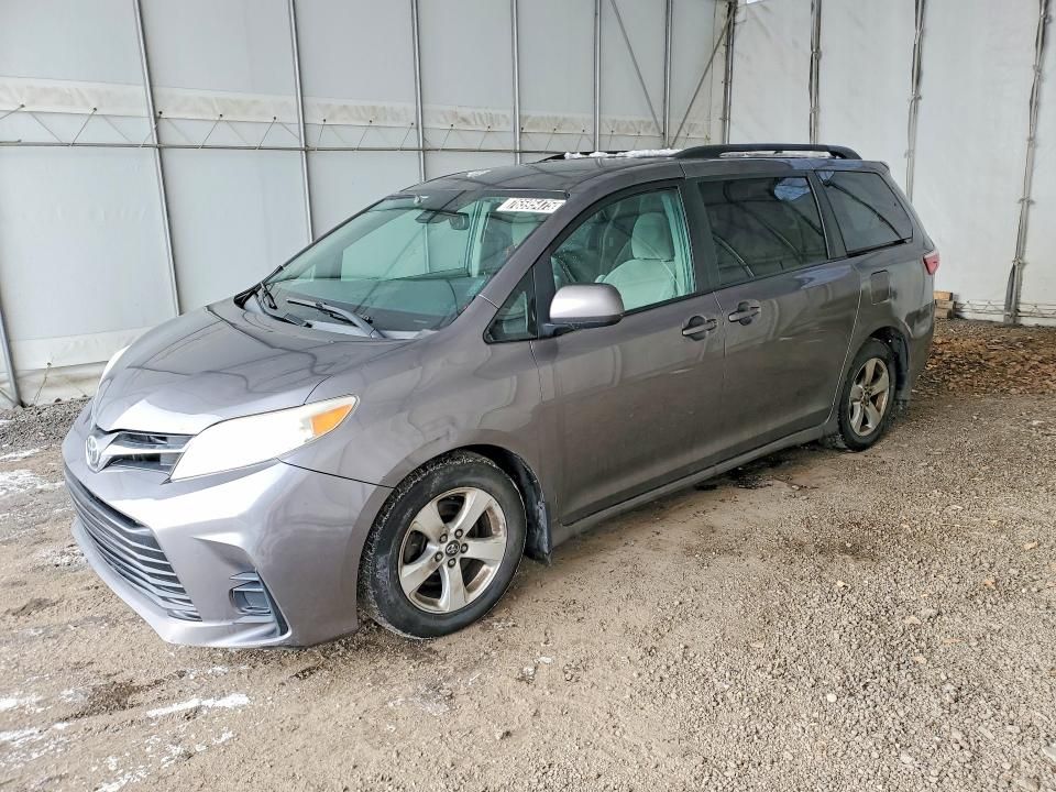 2018 Toyota Sienna le
