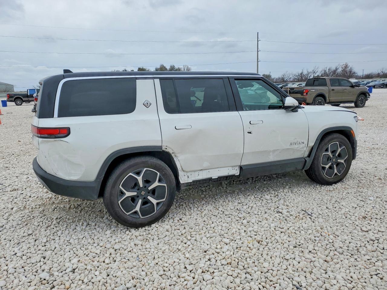 2023 Rivian R1S Adventure