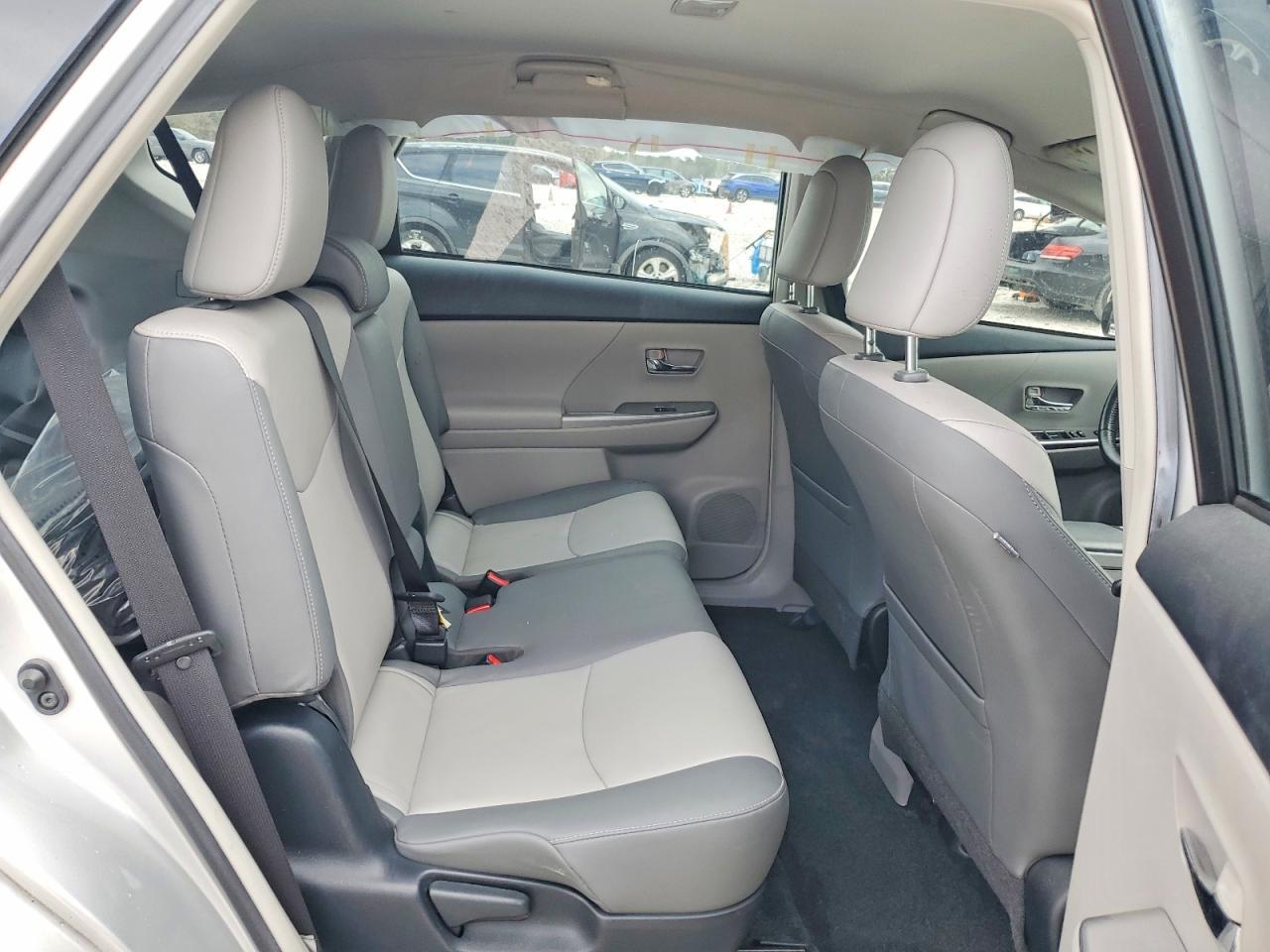 2017 Toyota Prius v Four