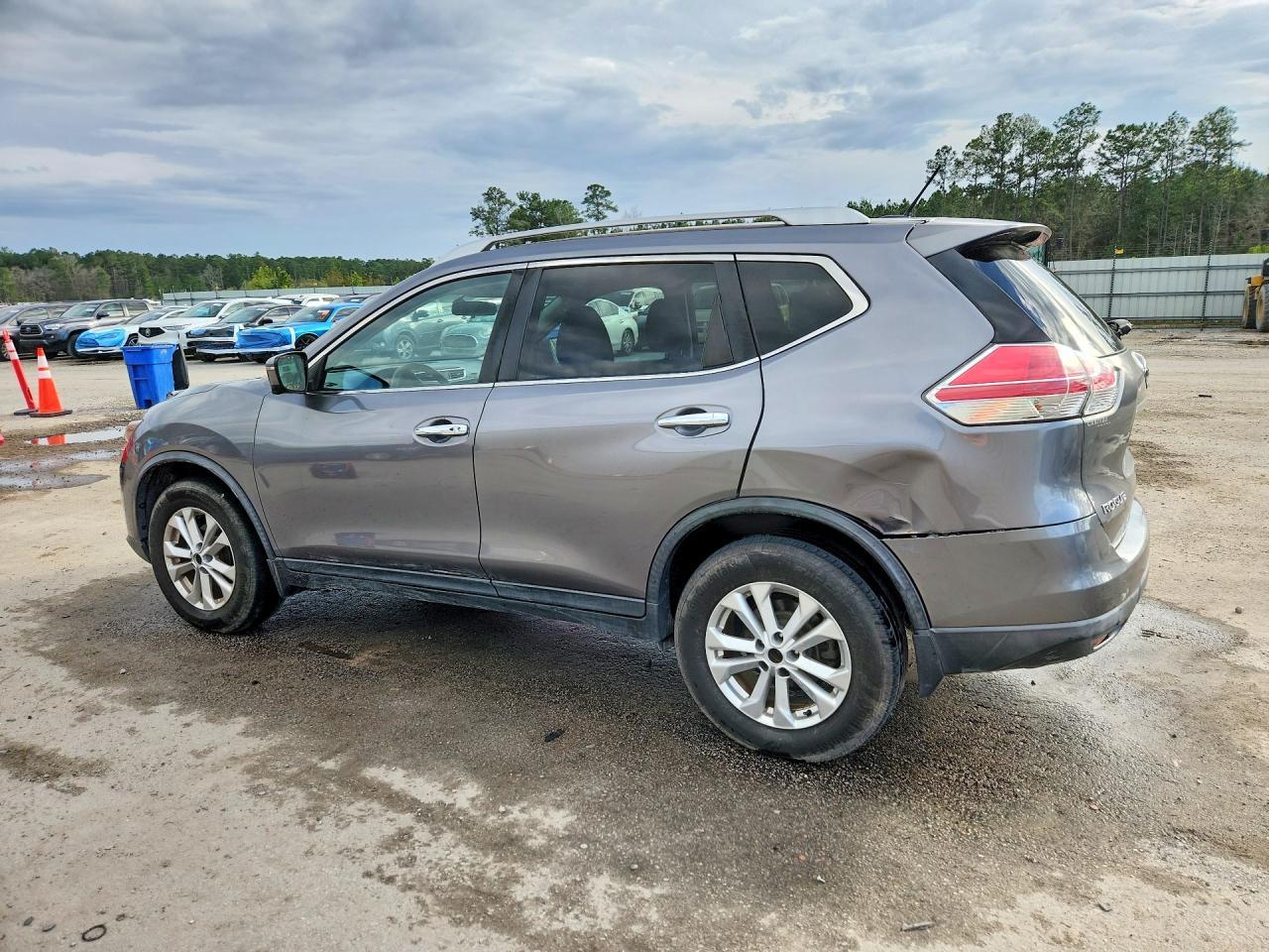 2016 Nissan Rogue sv