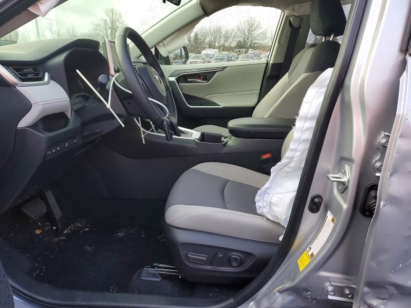 2025 Toyota Rav4 xle