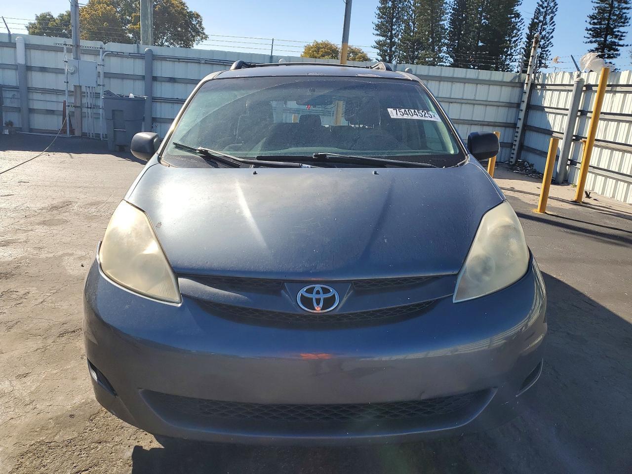 2009 Toyota Sienna ce