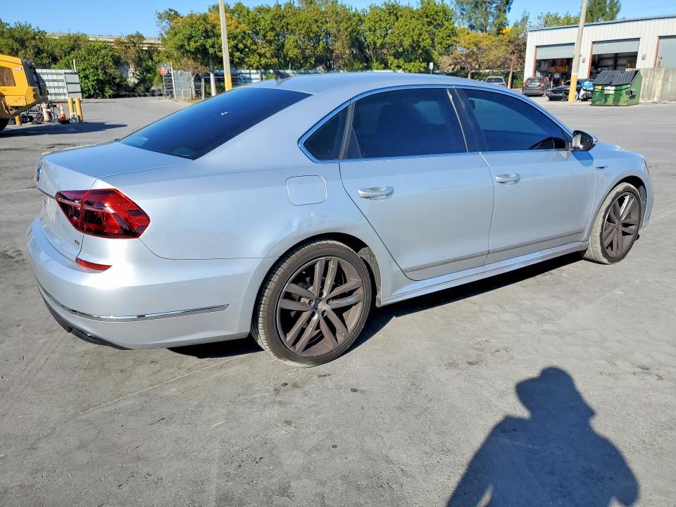 2017 Volkswagen Passat R-line