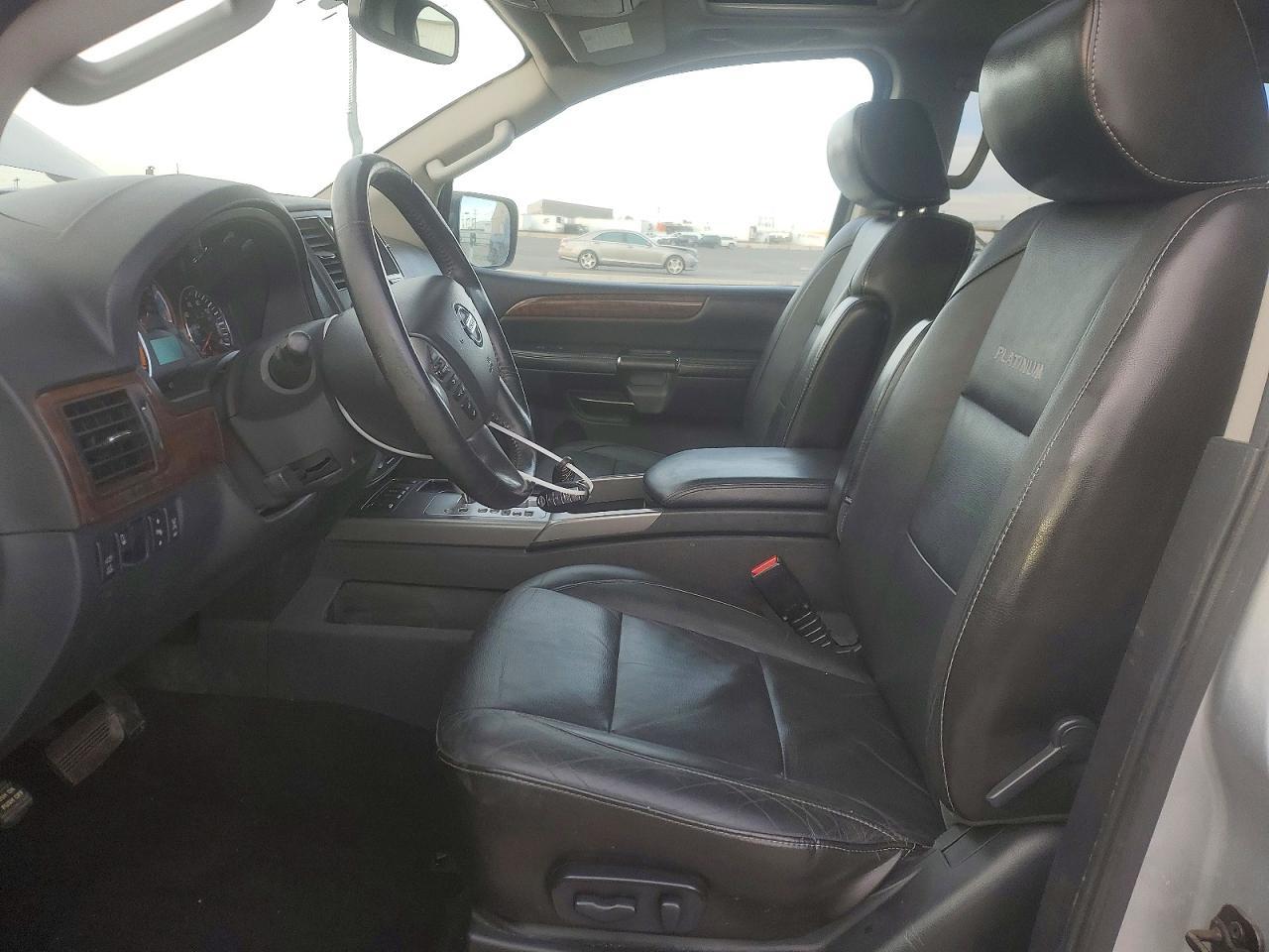 2013 Nissan Armada sv