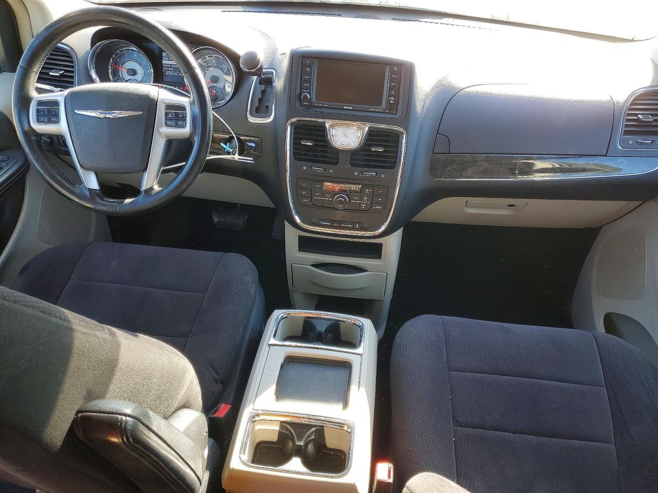 2011 Chrysler Town & Country Touring