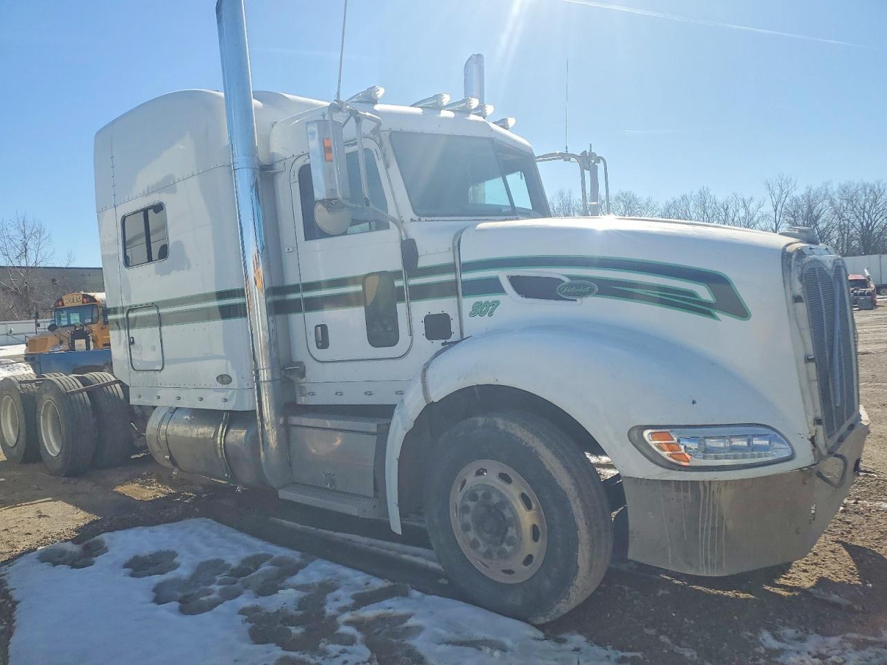 2007 Peterbilt 386 Semi Truck