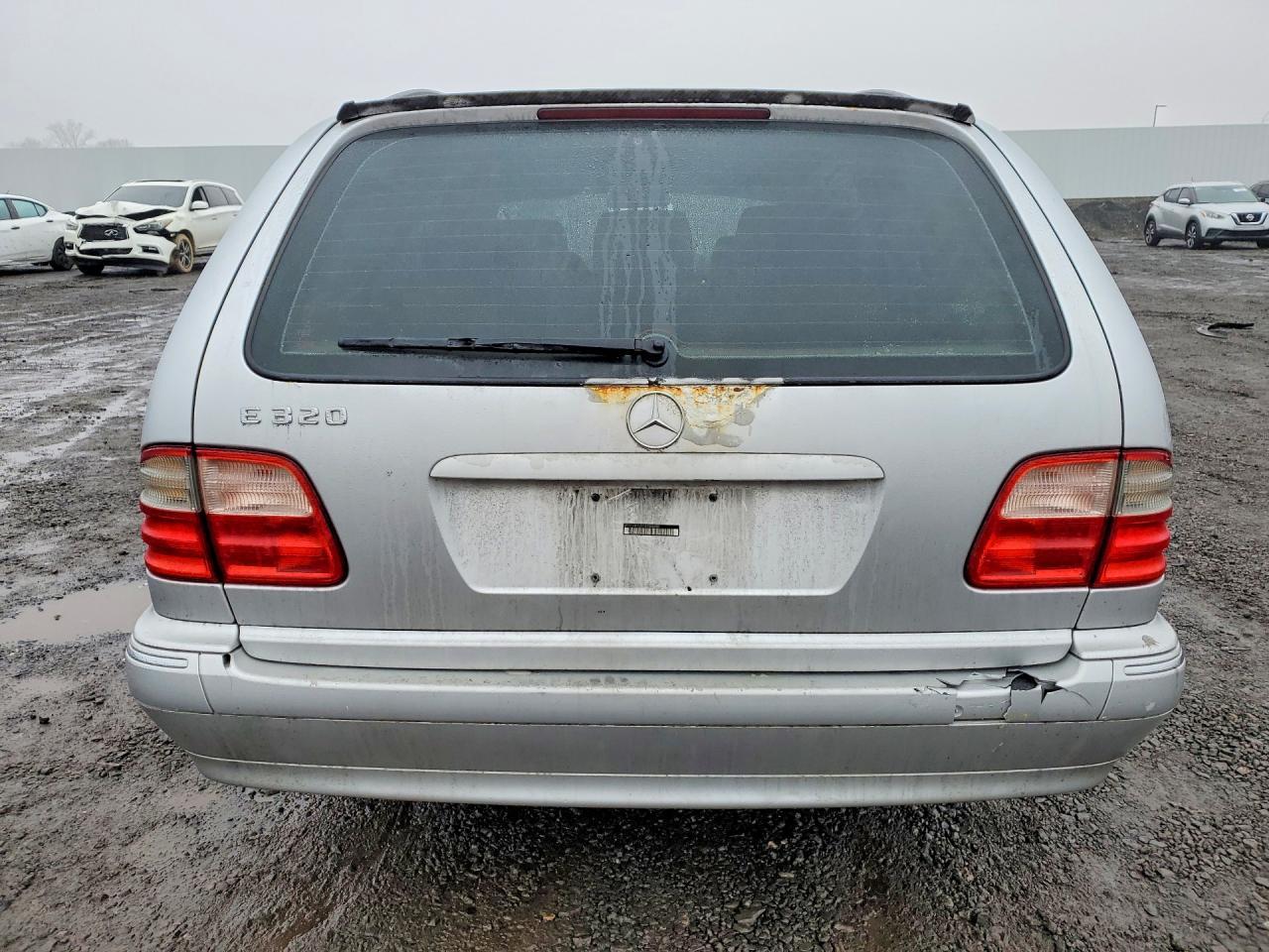 2000 Mercedes-Benz E 320