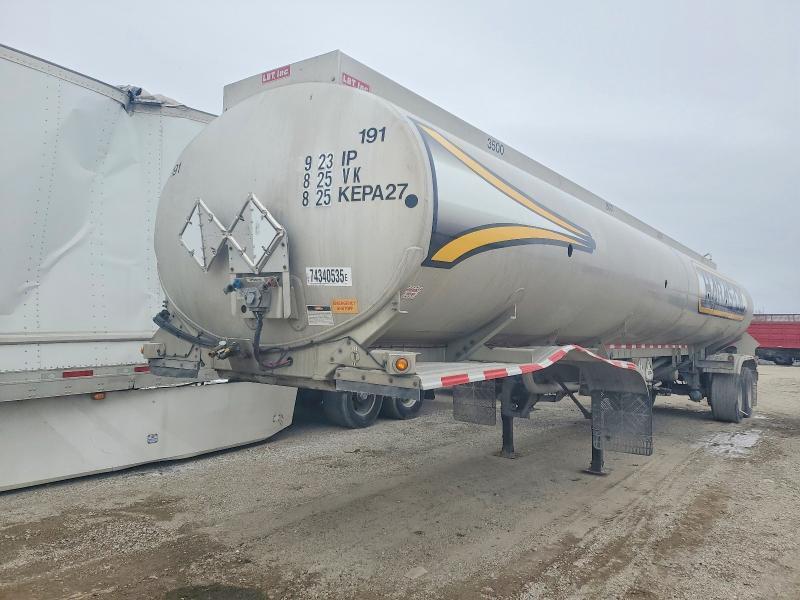 2009 LBT Fuel Tank Trailer