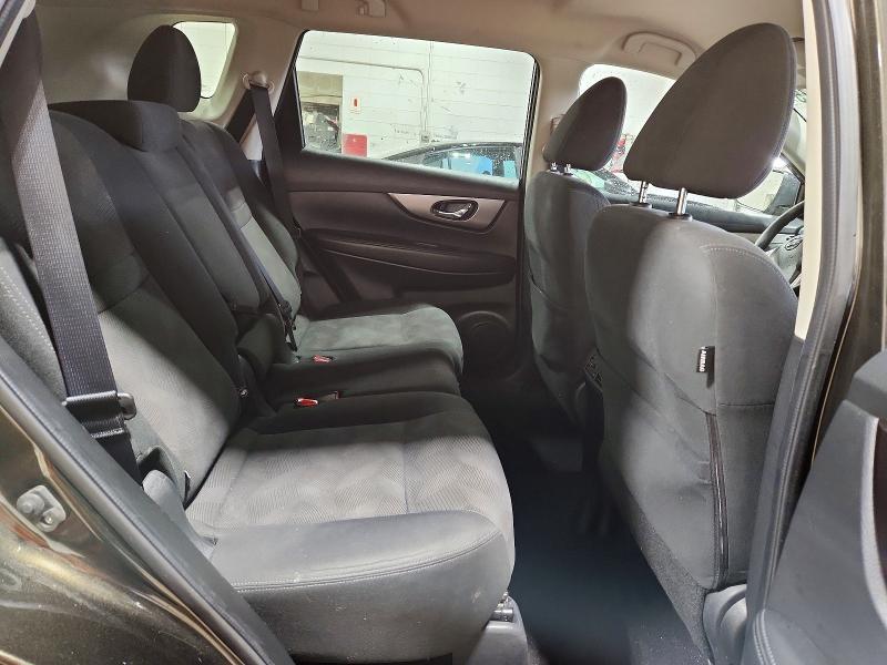 2016 Nissan Rogue sv