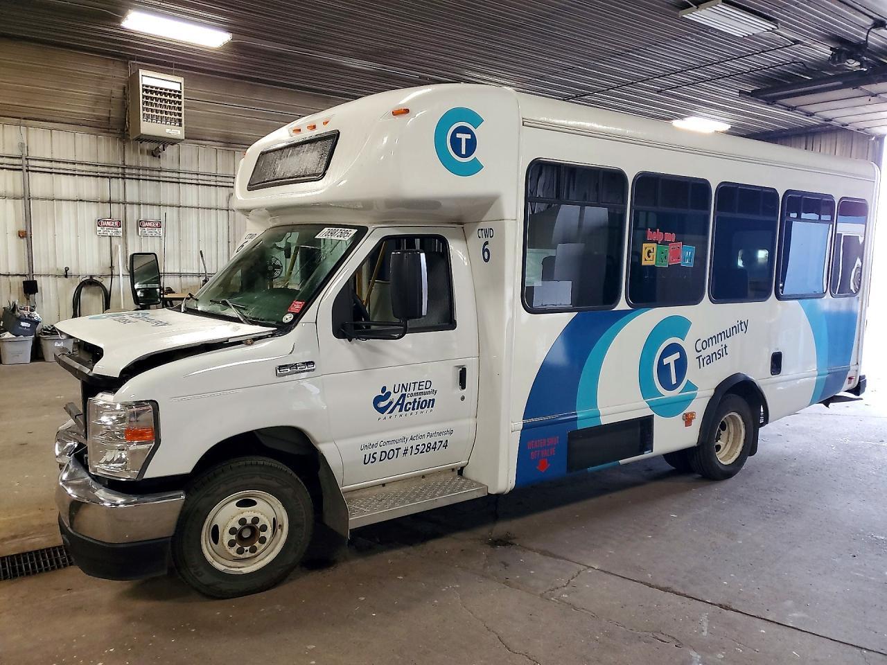 2023 Ford E450 Shuttle bus