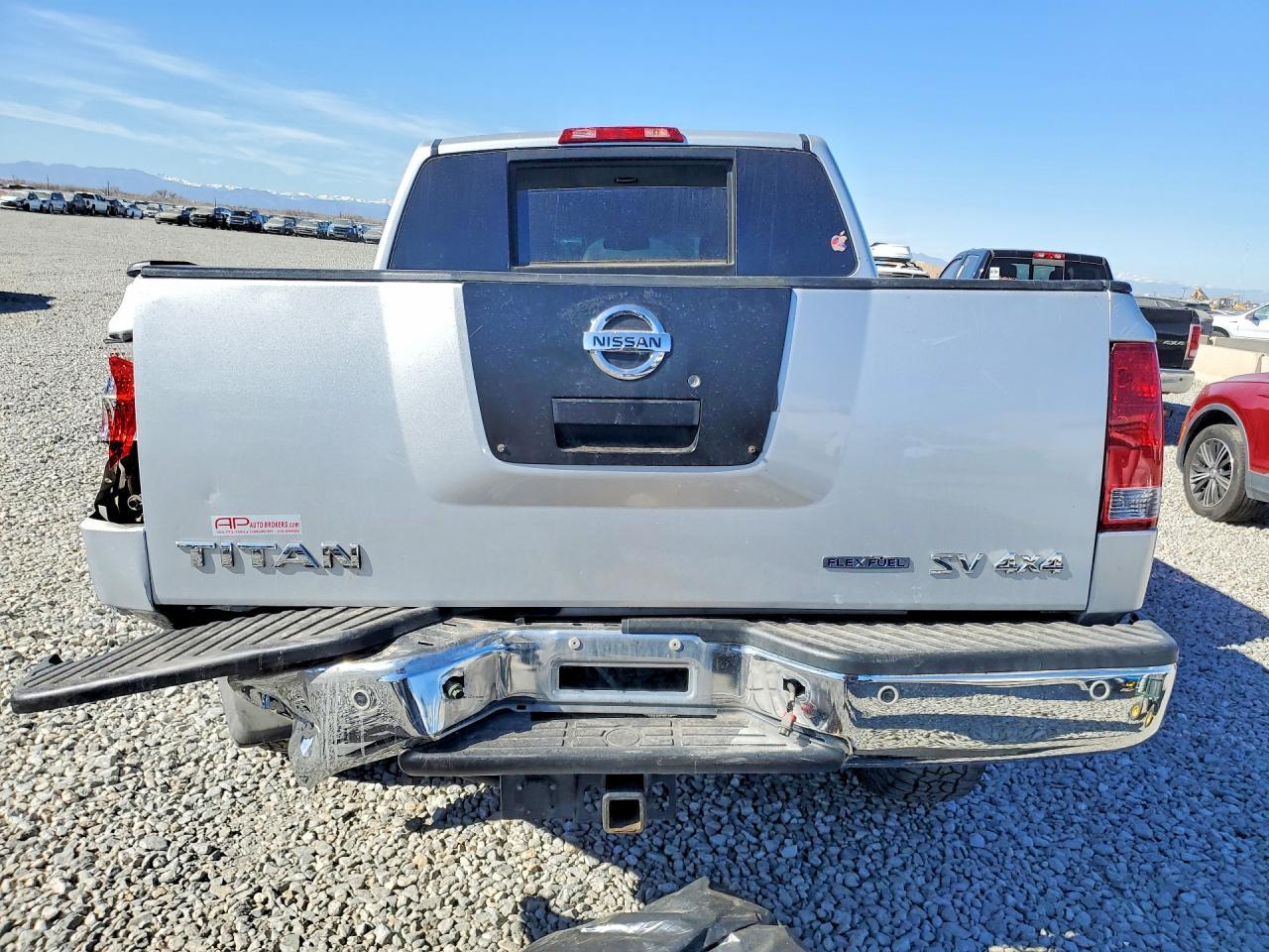 2011 Niss Titan s