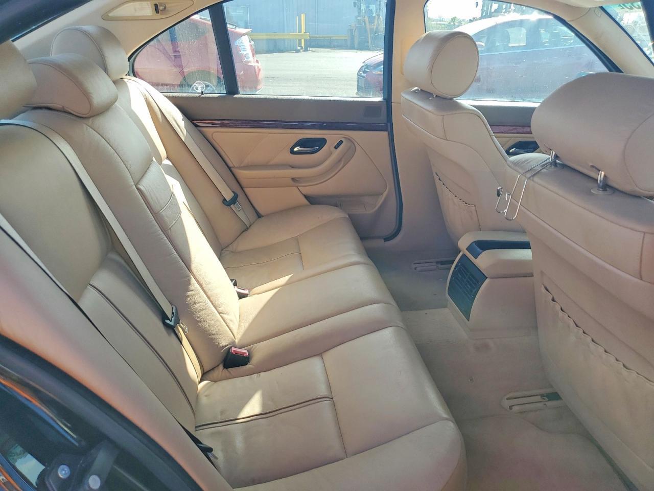 2000 BMW 528 i