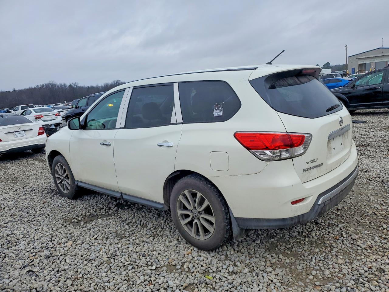 2014 Nissan Pathfinder s