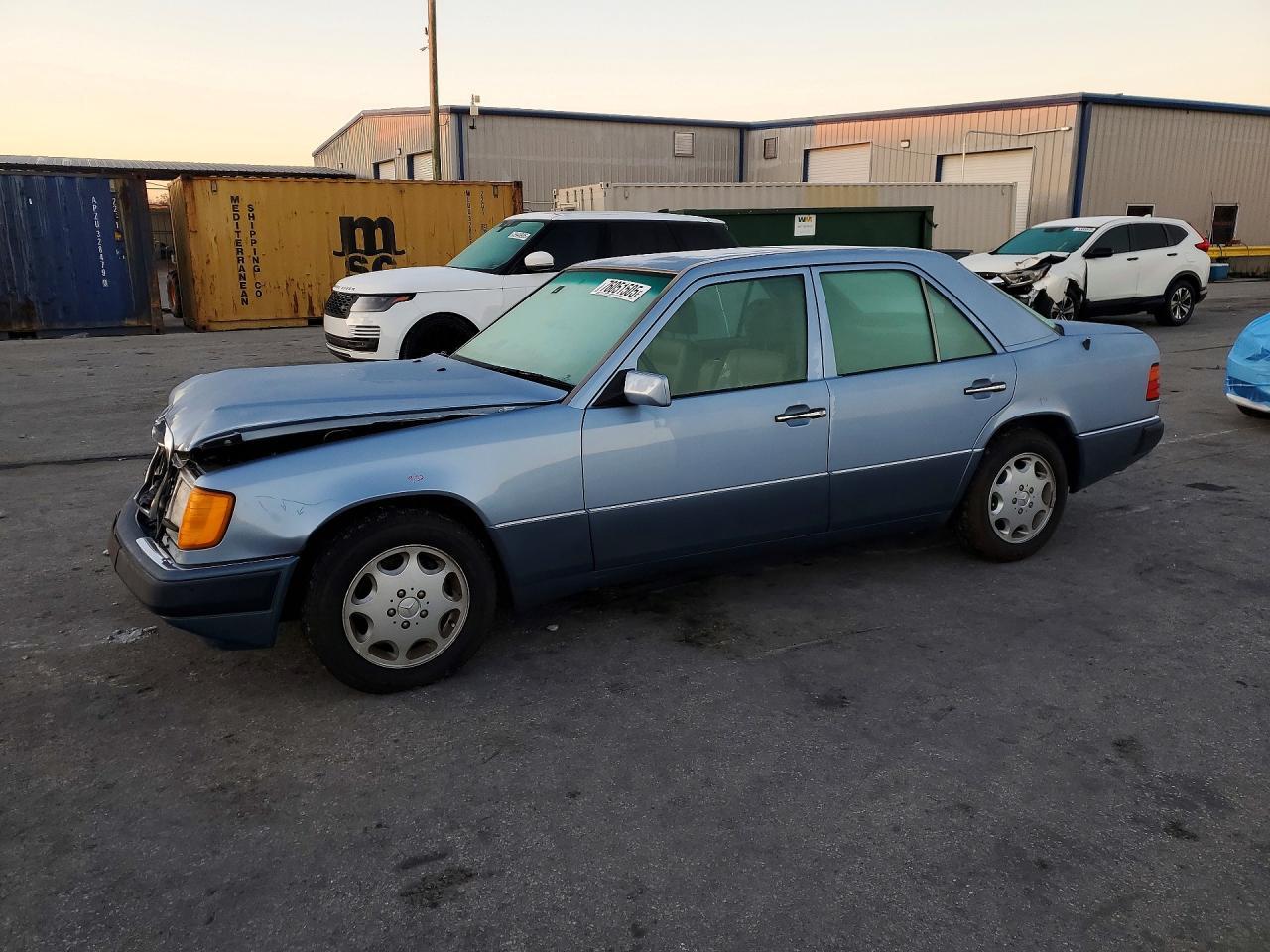 1992 Mercedes-Benz 400 e