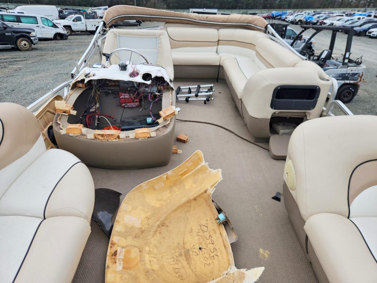 2002 Sun Tracker 22 Party Barge-Pontoon Boat