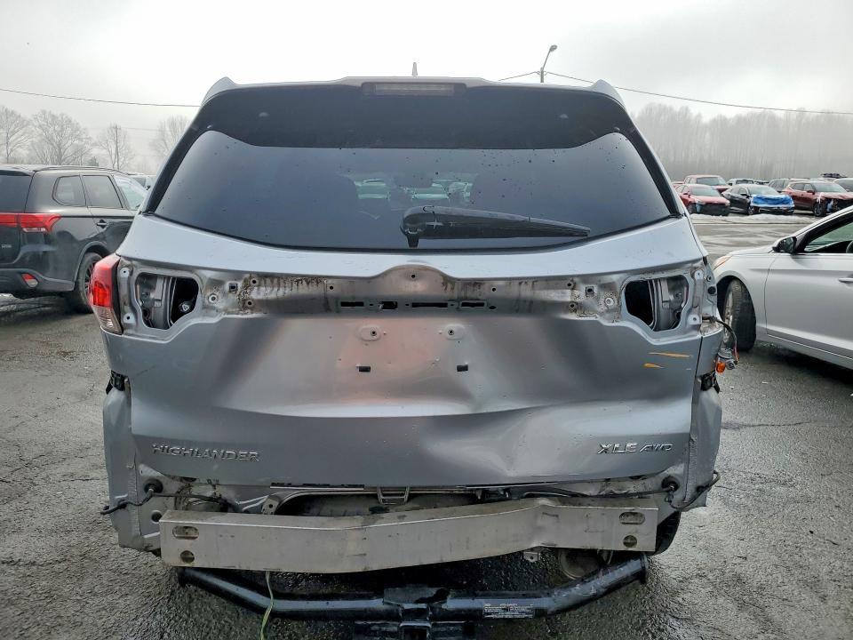2017 Toyota Highlander se