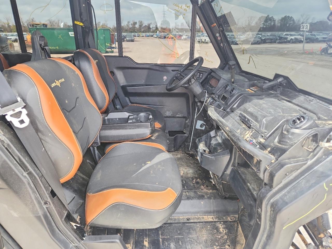 2024 Can-Am Defender Utility Vehicle