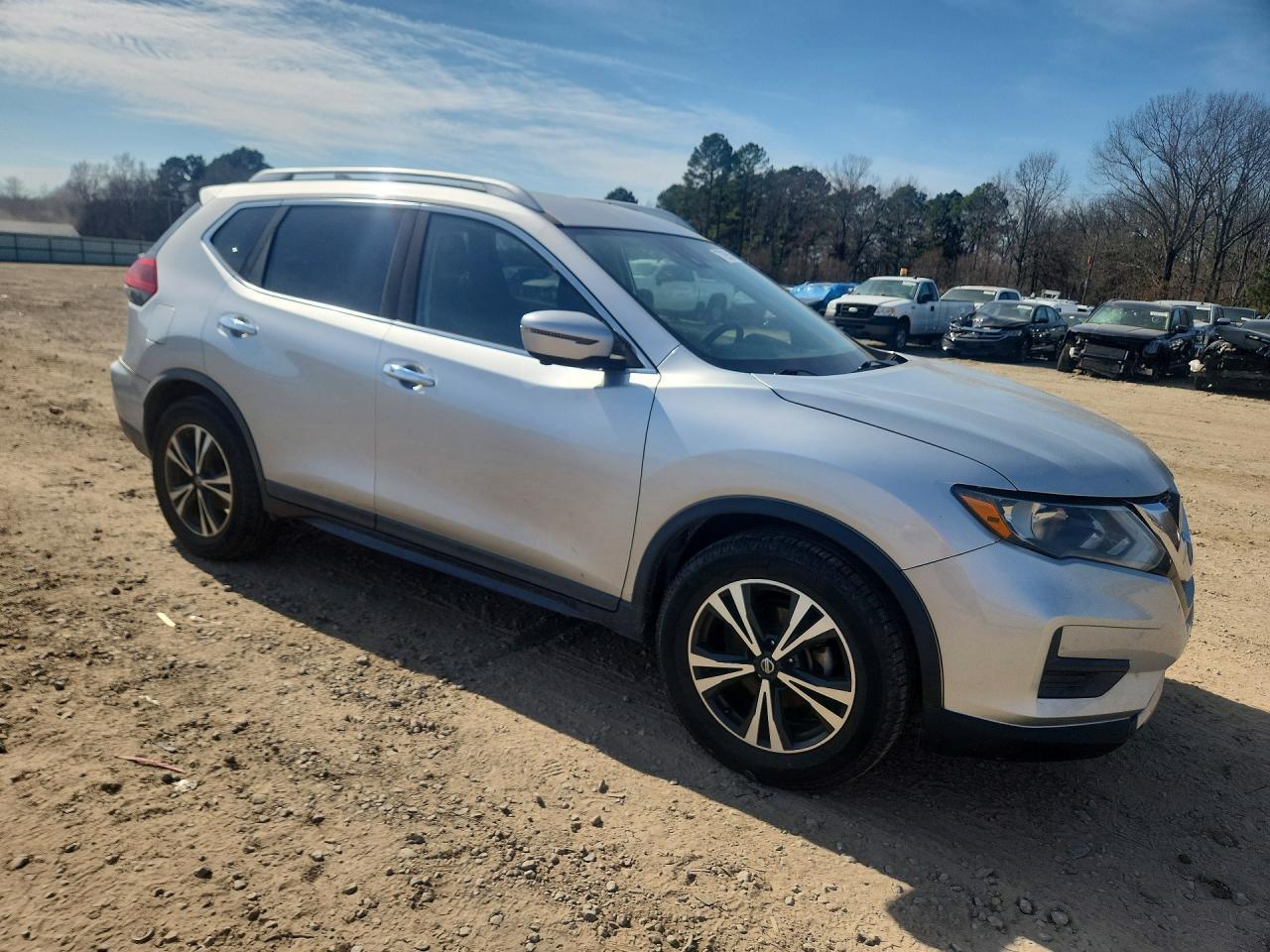 2020 Nissan Rogue sv