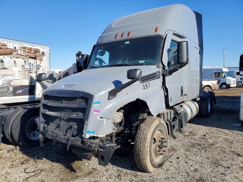 2022 Freigliner Cascadia 126