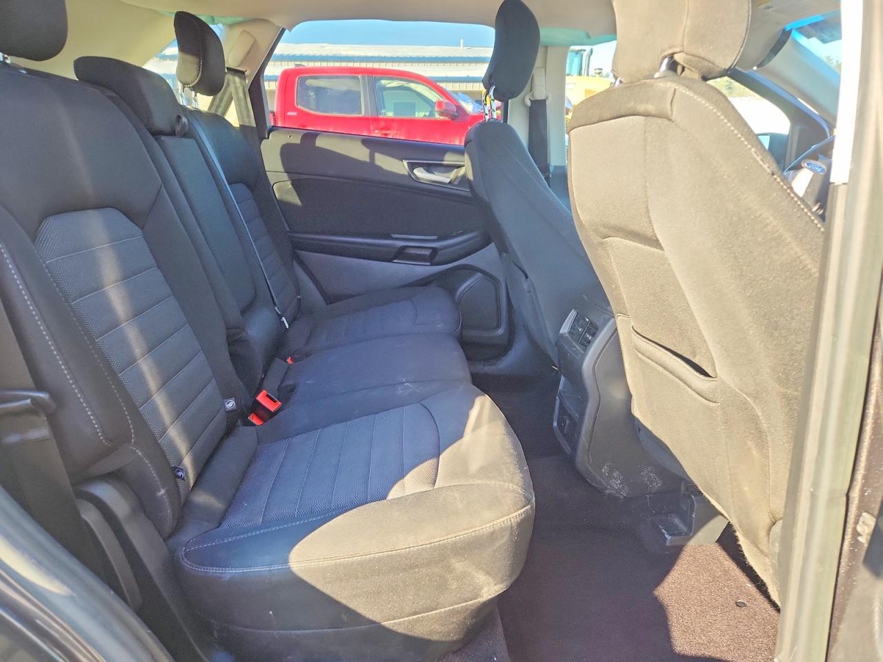 2017 Ford Edge se
