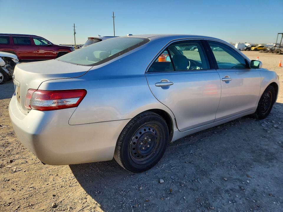 2011 Toyota Camry le