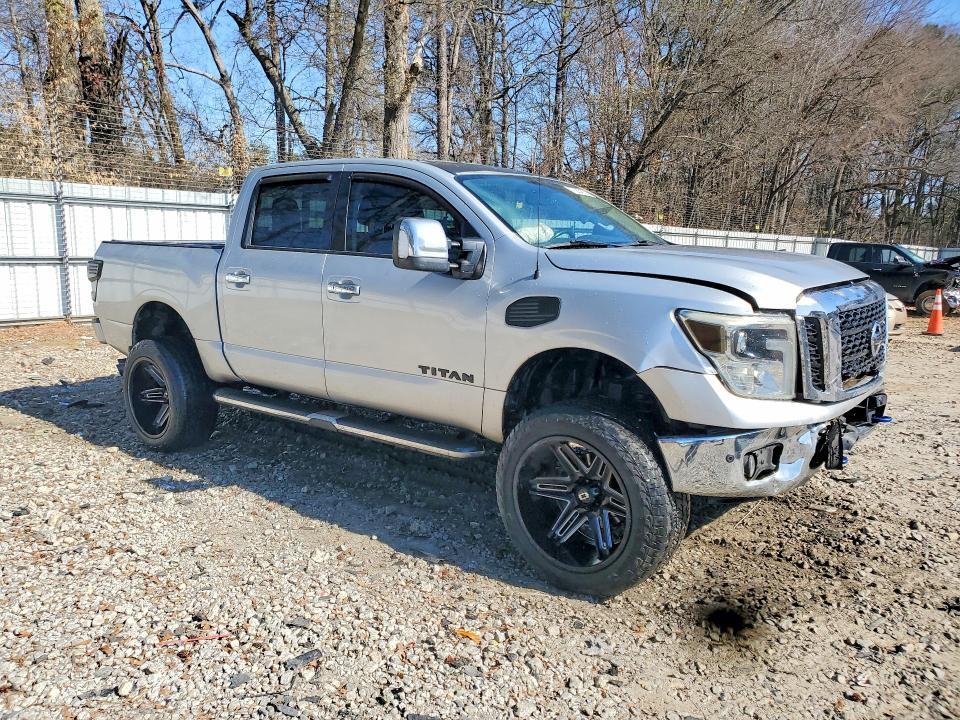 2017 Nissan Titan sl