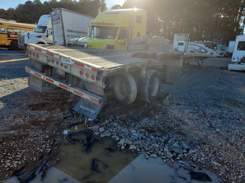 2016 Reitnouer Flatbed Trailer