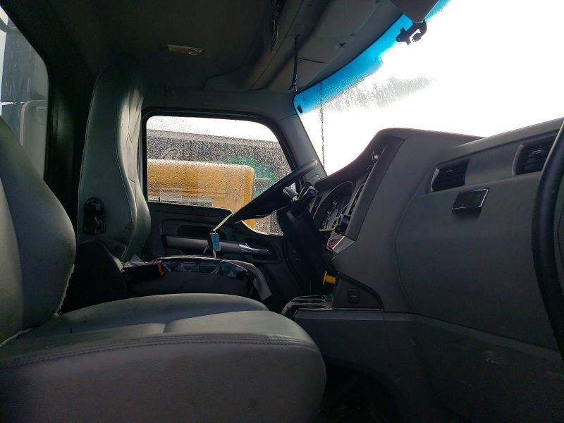 2018 Kenworth T680 Semi Truck