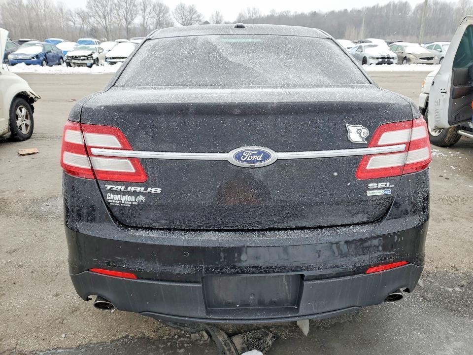 2018 Ford Taurus sel