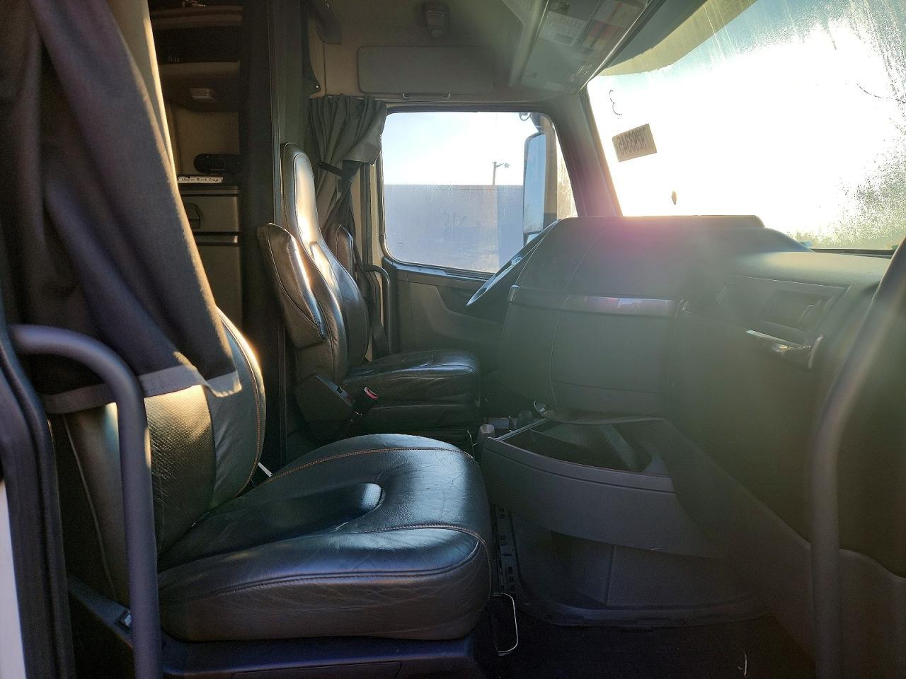 2020 Volvo VNL Semi Truck
