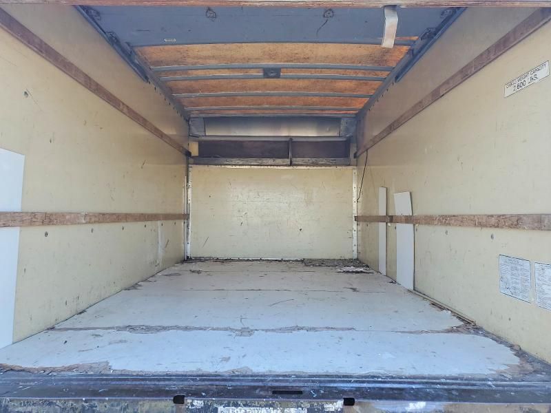 2004 Ford E350 BOX Truck