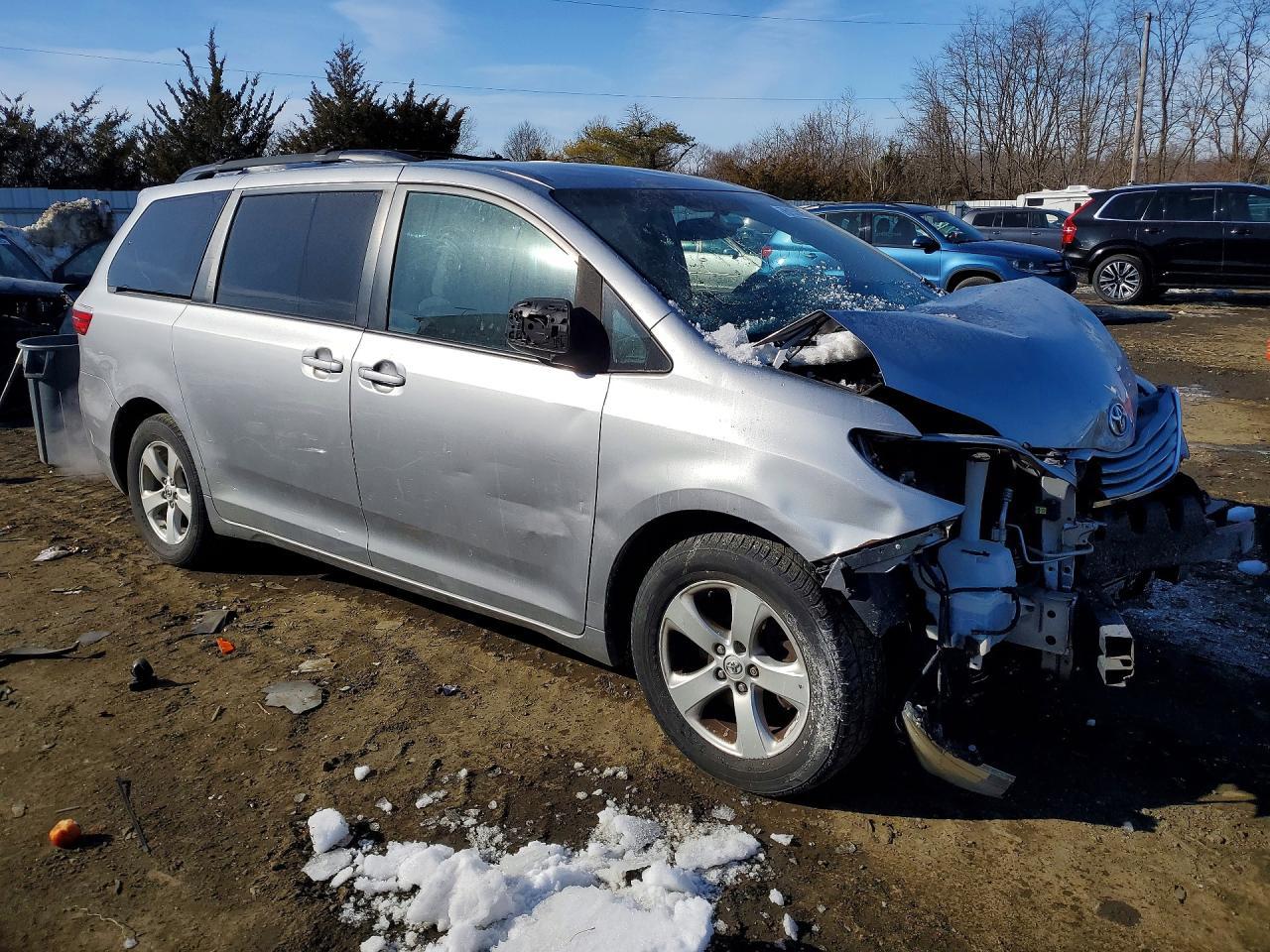 2017 Toyota Sienna le