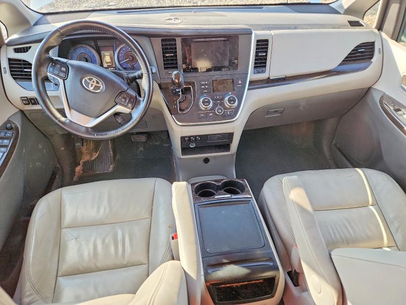 2016 Toyota Sienna xle 8-passenger