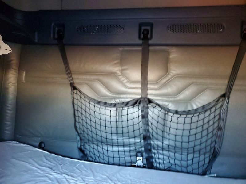 2018 Freightliner Cascadia 125 Semi Truck