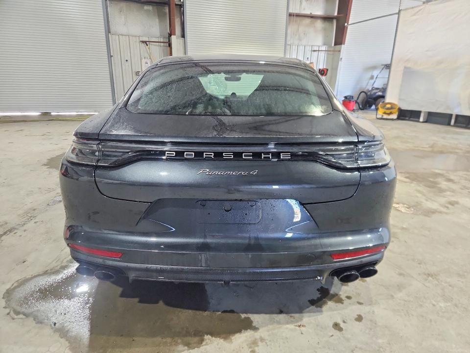 2023 Porsche Panamera Base