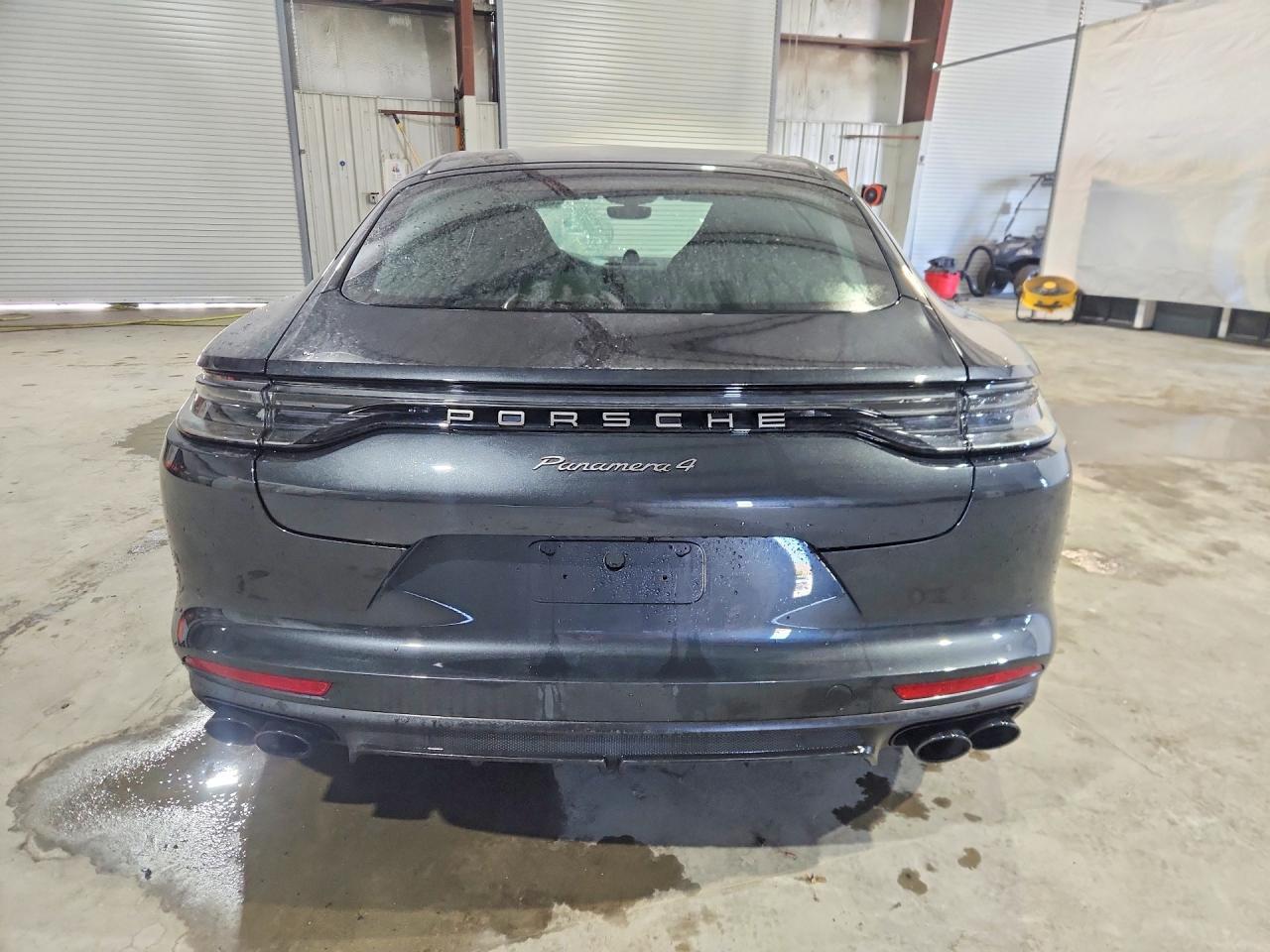 2023 Porsche Panamera Base