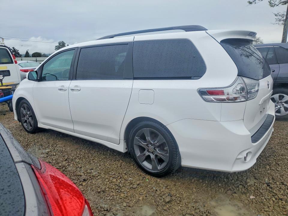 2015 Toyota Sienna Sport
