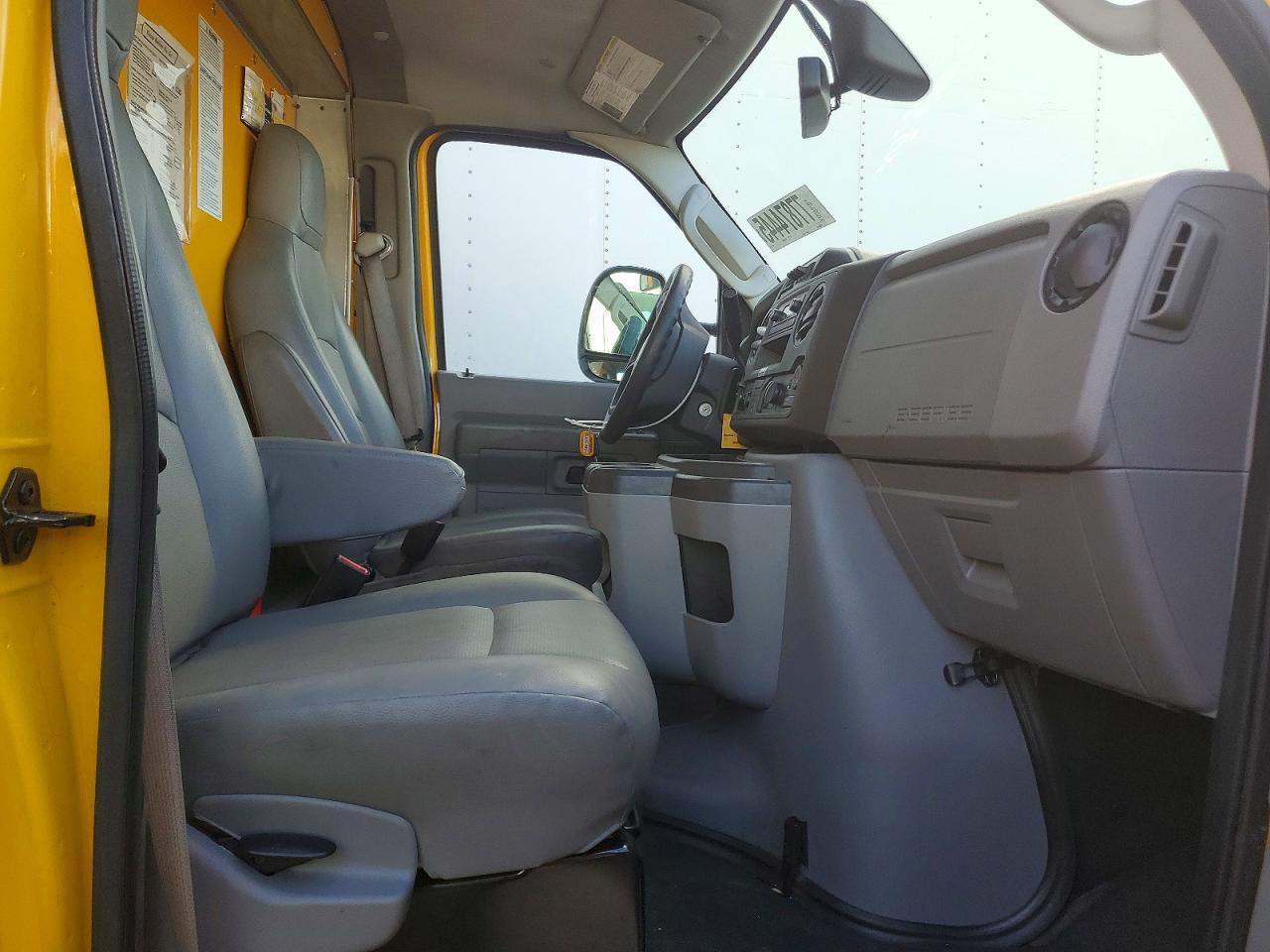 2022 Ford E350 BOX Truck