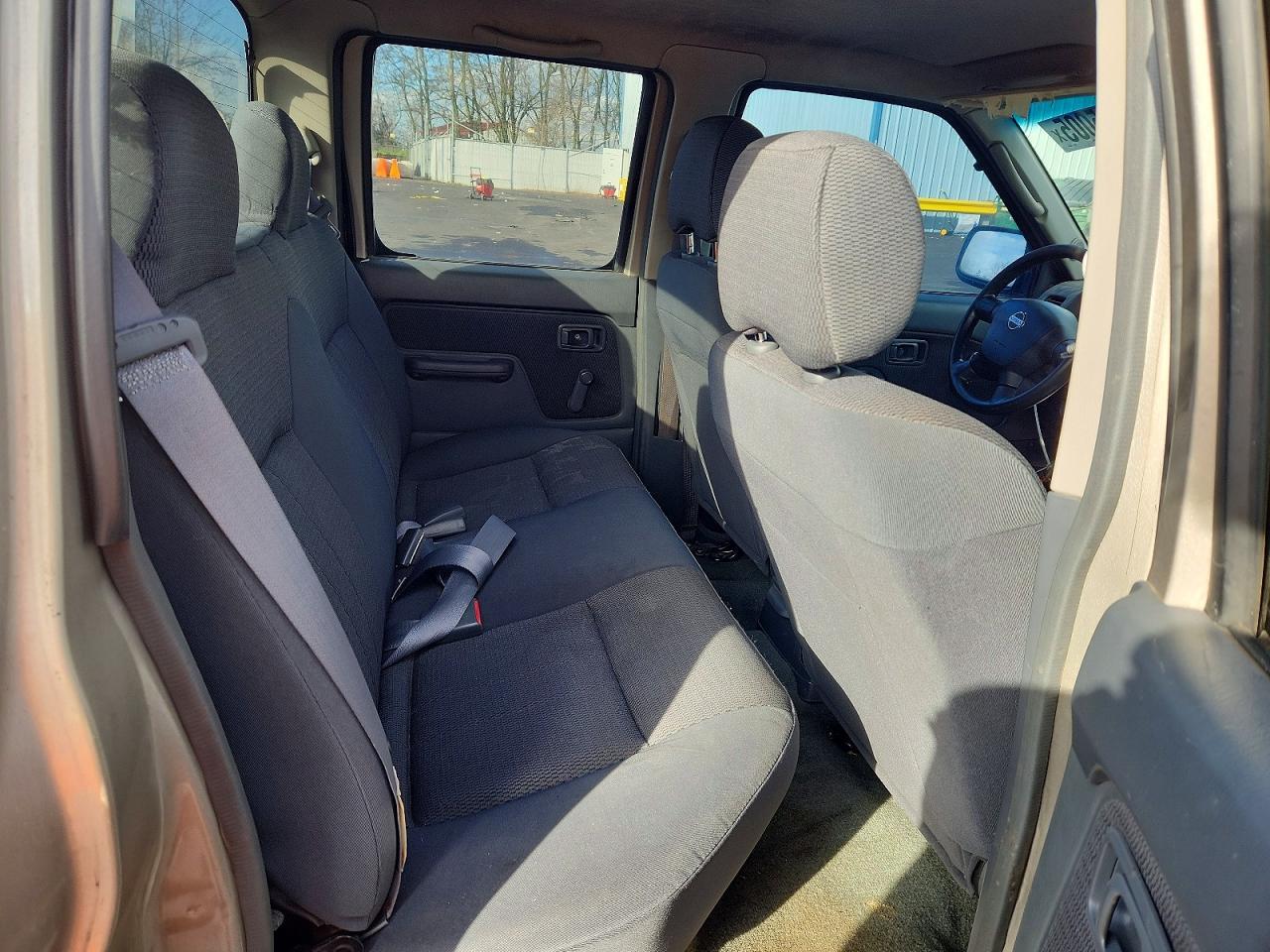 2004 Nissan Frontier XE-V6