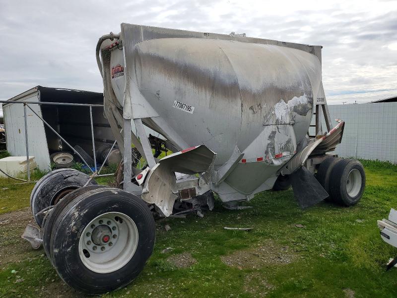 1986 J & L Pneumatic dry Bulk Trailer