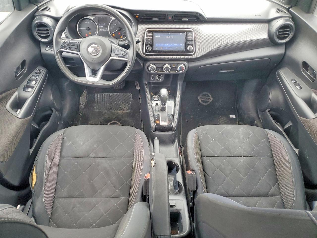 2019 Nissan Kicks s