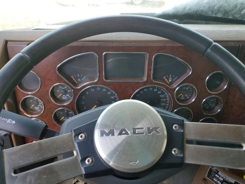 2018 Mack GU713 Dump Truck