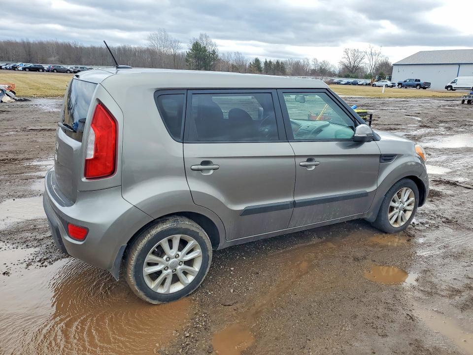 2013 KIA Soul +
