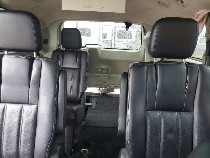 2012 Chrysler Town & Country Touring